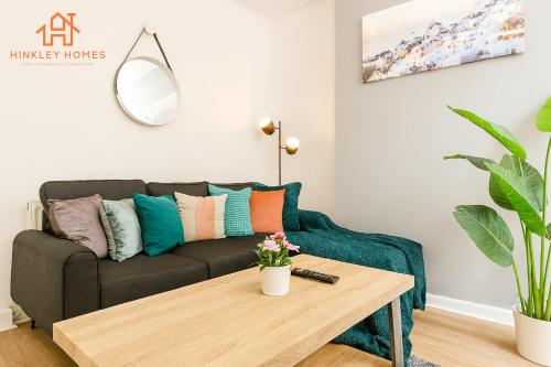 Huge 4 Bed near Anfield Stadium-Perfect for Groups, Liverpool (photo 3)