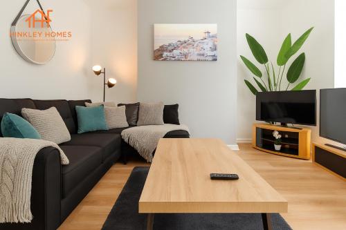 Huge 4 Bed near Anfield Stadium-Perfect for Groups, Liverpool (photo 9)