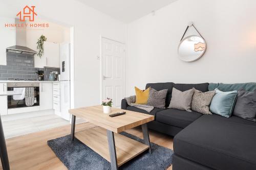 Huge 4 Bed near Anfield Stadium-Perfect for Groups, Liverpool (photo 8)