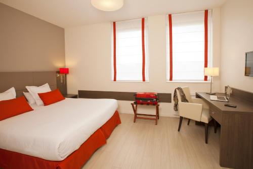 2 twin beds