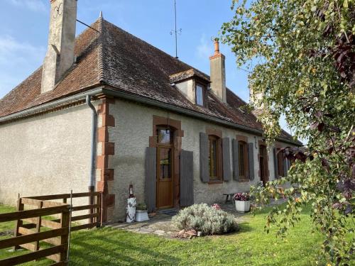 Gîte à la ferme avec piscine, animaux admis en Sologne Bourbonnaise - FR-1-489-368 (Gite a la ferme avec piscine, animaux admis en Sologne Bourbonnaise - FR-1-489-368) in Neuilly-le-Réal