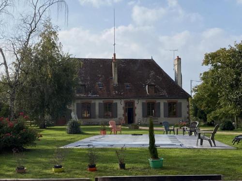 Gîte à la ferme avec piscine, animaux admis en Sologne Bourbonnaise - FR-1-489-368 (Gite a la ferme avec piscine, animaux admis en Sologne Bourbonnaise - FR-1-489-368) in Neuilly-le-Réal