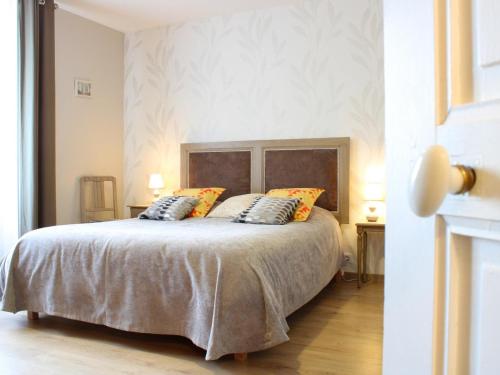 Gîte familial rénové à la campagne avec jardin - FR-1-489-61 (Gite familial renove a la campagne avec jardin - FR-1-489-61) in Jaligny-sur-Besbre
