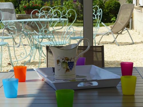 Gîte familial rénové à la campagne avec jardin - FR-1-489-61 (Gite familial renove a la campagne avec jardin - FR-1-489-61) in Jaligny-sur-Besbre