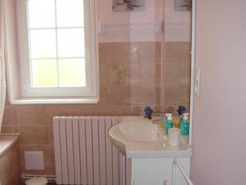 Gîte Saint-Pourçain-sur-Sioule 5 pièces 9 personnes - FR-1-489-60 - image 6