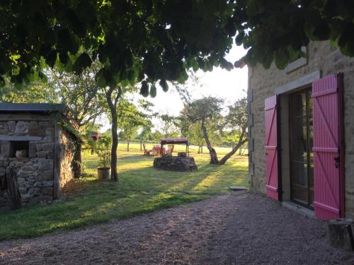 Gîte Beaune-d'Allier 5 pièces 8 personnes - FR-1-489-228 - image 10