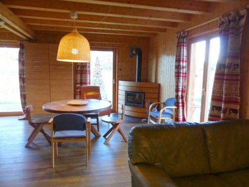 Gîte Louchy-Montfand 4 pièces 7 personnes - FR-1-489-151 - image 3