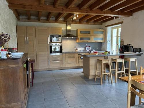 Gîte Écologique Confortable avec Jardin et Animaux Acceptés - FR-1-489-181 (Gite Ecologique Confortable avec Jardin et Animaux Acceptes - FR-1-489-181) in Saint-Nectaire