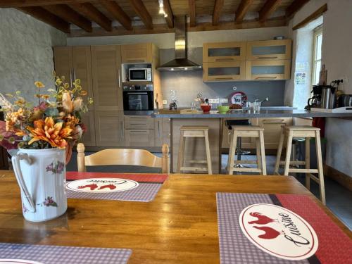 Atelier réhabilité confort 4-5 pers, animaux acceptés, jardin - FR-1-489-181 (Atelier rehabilite confort 4-5 pers, animaux acceptes, jardin - FR-1-489-181) in แซงต์ เนกแตร์