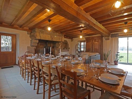 Gîte Ceaucé 6 pièces 15 personnes - FR-1-497-142 - image 3