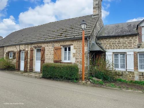 Maison de caractère près du lac de Rabodanges, idéale pour familles - FR-1-497-237 (Maison de caractere pres du lac de Rabodanges, ideale pour familles - FR-1-497-237) in Ménil-Hermei