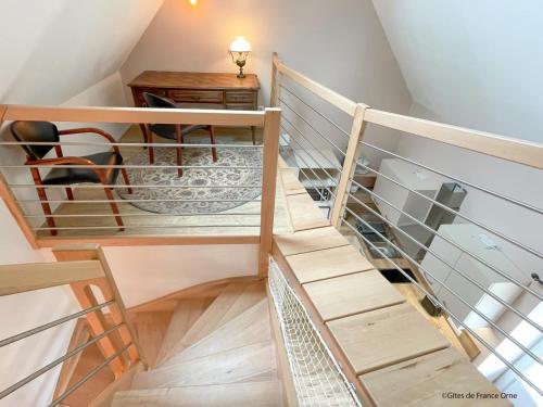 Maison restaurée à la ferme équestre avec terrasse close et animaux admis - FR-1-497-239 (Maison restauree a la ferme equestre avec terrasse close et animaux admis - FR-1-497-239) in La Ferte-Frenel