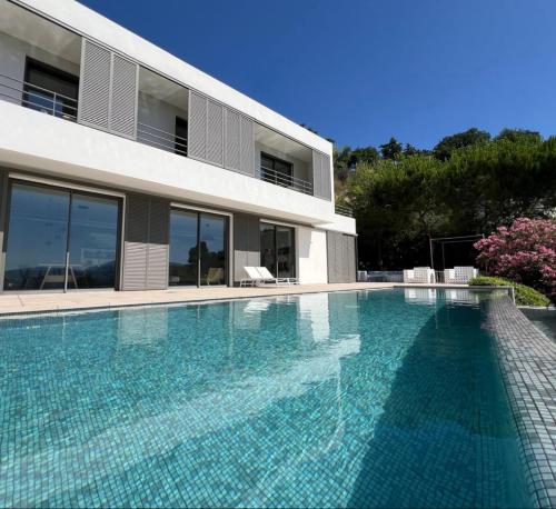 Contemporary Villa with Sea View, Infinity Swimming pool, Gym , Cinema room,Lift, Nicea