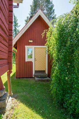 Cozy Cottage By Töcksfors Lakes