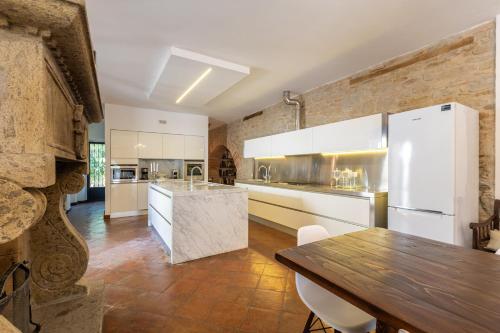 Konyha, Villa Roncaglia by MMega in Fratte Rosa