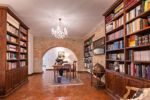 Létesítmények, Villa Roncaglia by MMega in Fratte Rosa