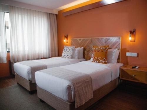 2 twin beds