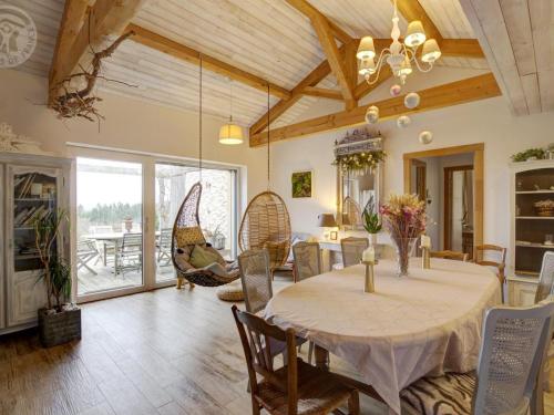 Gîte éco-responsable avec bassin naturel et vue panoramique - FR-1-496-258 (Gite eco-responsable avec bassin naturel et vue panoramique - FR-1-496-258) in Saint-Marcel-d'Urfé