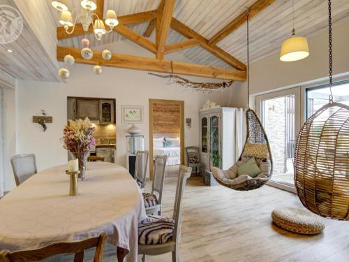 Gîte éco-responsable avec bassin naturel et vue panoramique - FR-1-496-258 (Gite eco-responsable avec bassin naturel et vue panoramique - FR-1-496-258) in Saint-Marcel-d'Urfé