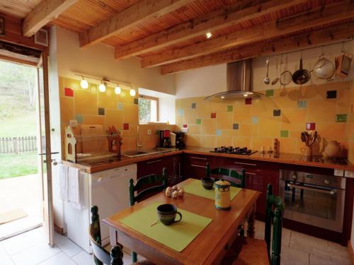 Gîte Saint-André-d'Apchon 1 pièce 2 personnes - FR-1-496-23 - image 8