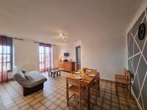 Gîte familial au cœur de la Côte Roannaise - Animaux admis (Gite familial au cœur de la Cote Roannaise - Animaux admis) in Saint-Andre-d'Apchon (Rhone-Alpes)