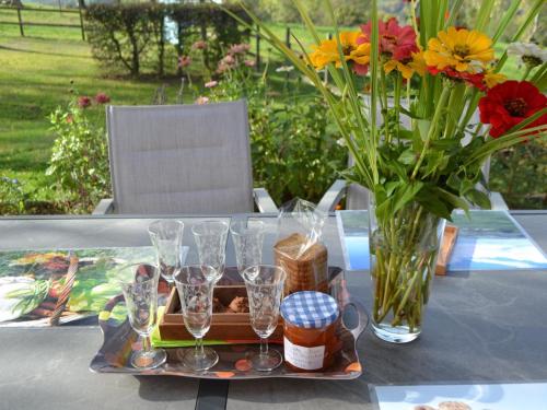 Gîte convivial avec jardin, cheminée et animaux acceptés près de Roanne - FR-1-496-93 (Gite convivial avec jardin, cheminee et animaux acceptes pres de Roanne - FR-1-496-93) in La Tuilière (Rhône-Alpes)