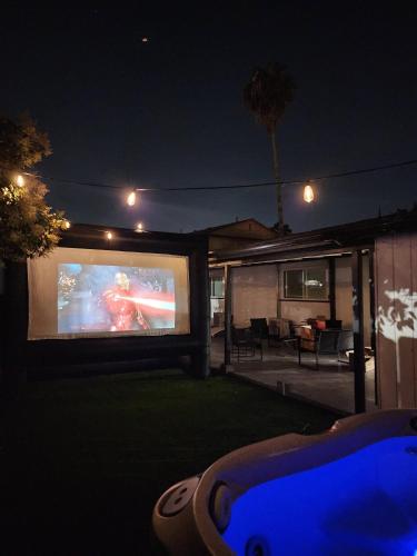 บริการและสิ่งอำนวยความสะดวก, Events Allowed: Sunny Villa| Lake| Trails| Beach in ลาเมซา (CA)