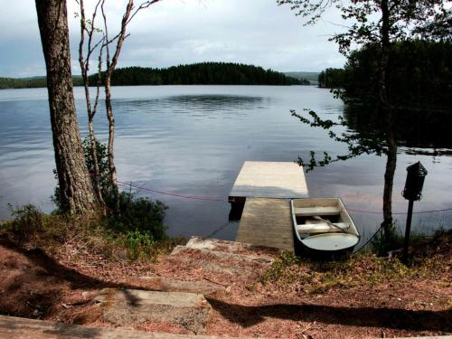Viesnīcas āriene, Lakeside Cabin By Lake Møkeren in Mengkroken