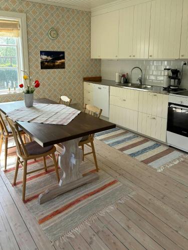 ทัศนียภาพภายนอกโรงแรม, Log Cabin With Sauna By Ljungan in ชานเมืองซุนด์สวาลล์