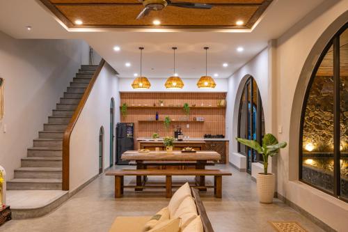 Alana Riverside Retreat in Cam Kim