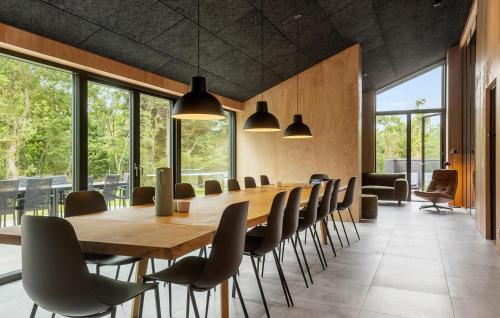 Kitchen, Cozy Home In Hadsund With Sauna in Hadsund