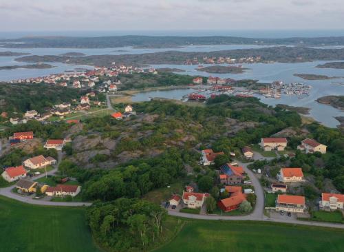 Apartment in Stocken, with sauna, 250 m from the sea in Gullholmen