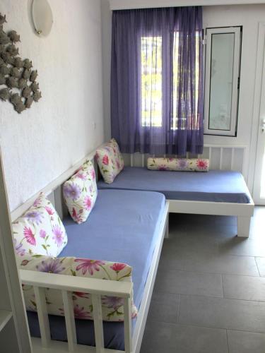 One-Bedroom Apartment image 10
