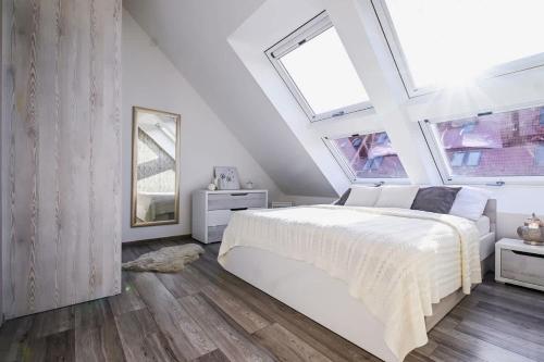 Luxury City Loft Modern and Elegant, Bratislava (foto 10)