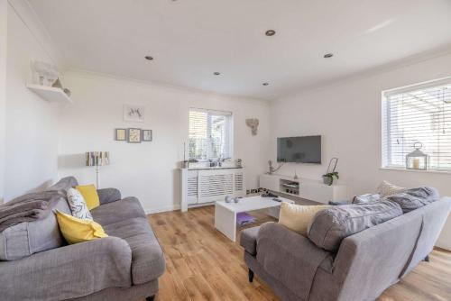 Host & Stay - Meadow Way, Windsor
