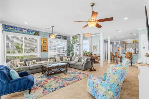 -Island Girl- Immaculate Gulf Front Duplex home in Fort Myers Beach, USA