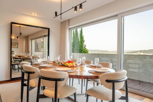 Skyline Retreat with pool by Portugal Active in Matos