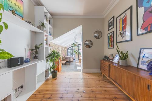 Modern Comforts in a Designer Home, Londýn (fotografie 3)