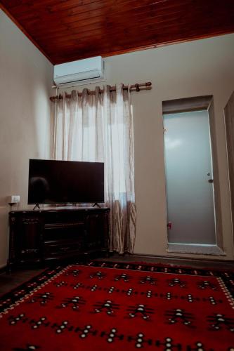 The Englishman's Clock Tower Hostel & More - image 4