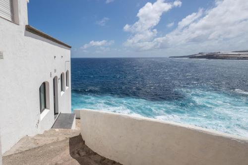 PentHouse Loft - Terrace & Natural Pool in Galdar