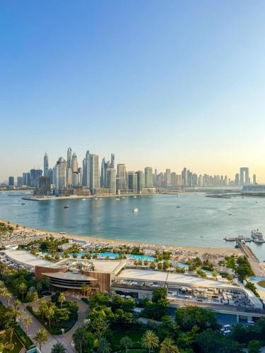 GuestReady – Infinity Pool & Beach | The Palm, Dubai