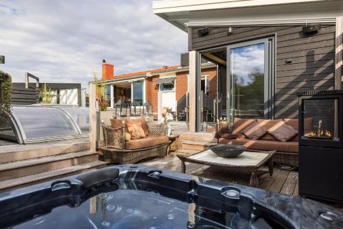 Spacious and exclusive house in Stenungsund SE09109 in สเตนุกซุนด์