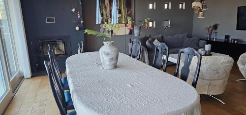 Spacious and exclusive house in Stenungsund SE09109 in สเตนุกซุนด์
