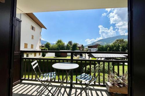 Apartment with balcony in Demi-Quartier, Demi-Quartier (foto 9)