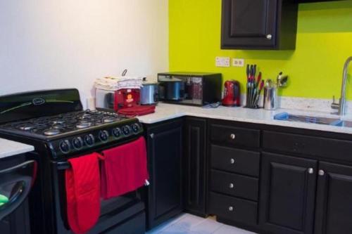 Beautiful 3-Bed House in Saint Catherine Portmore in Caymanas