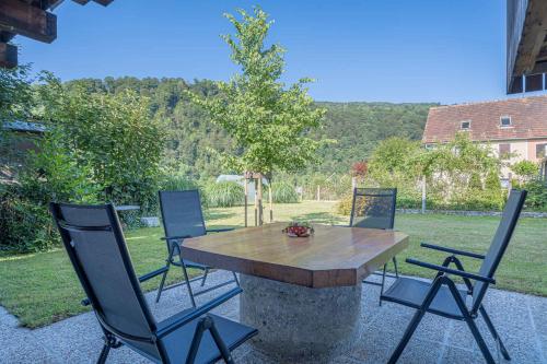 Apartments in Stari trg ob Kolpi - Süd-Ost Slowenien 42908 (Apartments in Stari trg ob Kolpi - Sud-Ost Slowenien 42908) in Dragatus
