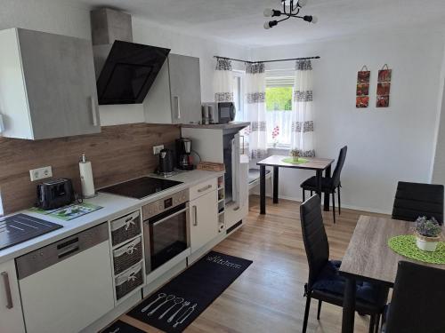 Kitchen, Ferienwohnung zum Finkenbachtal in Rothenberg