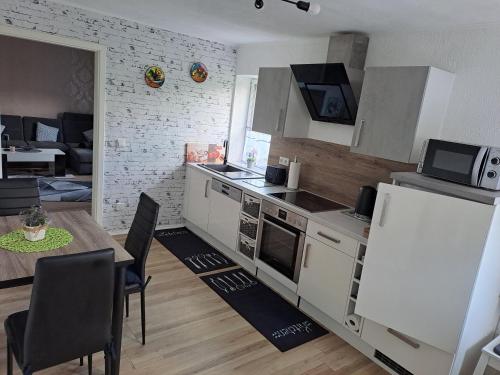 Kitchen, Ferienwohnung zum Finkenbachtal in Rothenberg
