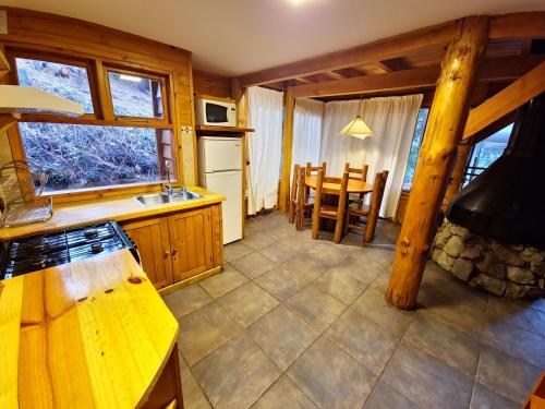 El Remanso - Radal Cabin, Manzano Bay in 비야 라 앙고스투라
