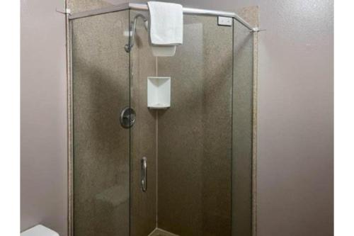 Motel 6 Riviera Beach FL Room Type - Queen Room with Two Queen Beds - Smoking